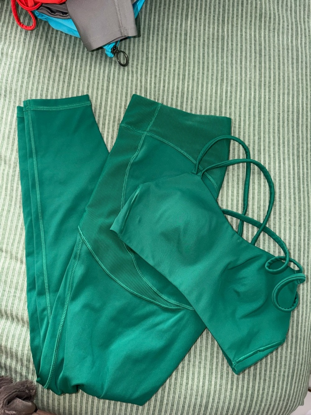 Savage X Fenty Emerald Green Active Set - Sport Bra S and Leggings M (used once)